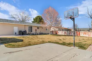 12433 S Harvest Ave W, Riverton, UT 84065 - Photo 41