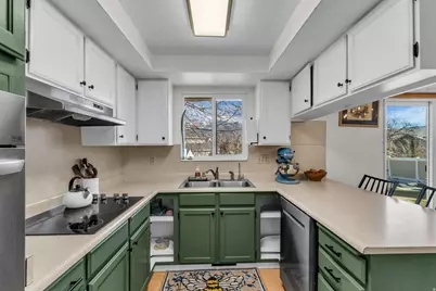 12433 S Harvest Ave W, Riverton, UT 84065 - Photo 17