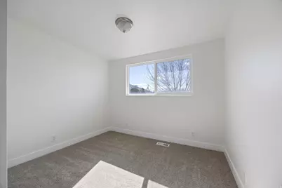 10366 S Larkspur Cir, Sandy, UT 84094 - Photo 13