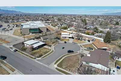 10366 S Larkspur Cir, Sandy, UT 84094 - Photo 37