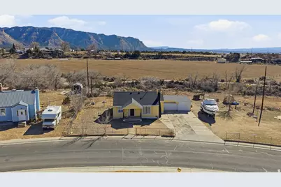 148 S Grassy Trail Dr, East Carbon, UT 84520 - Photo 3
