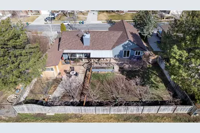 2858 E Cobblemoor Ln S, Sandy, UT 84093 - Photo 37