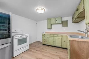 2858 E Cobblemoor Ln S, Sandy, UT 84093 - Photo 25