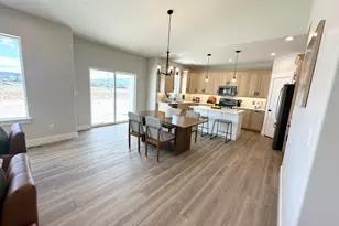 634 E Cedar Ct, Grantsville, UT 84029 - Photo 11