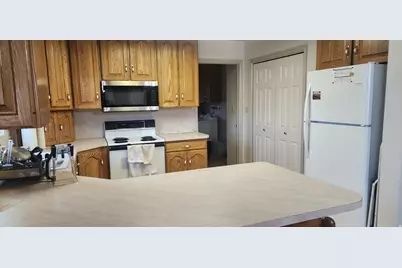 240 E Center St, Lindon, UT 84042 - Photo 3