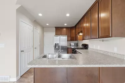 3808 N Prairie Grass Dr W, Lehi, UT 84043 - Photo 9