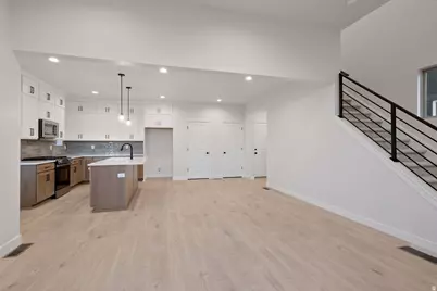 7029 W Lake Ave, South Jordan, UT 84009 - Photo 7