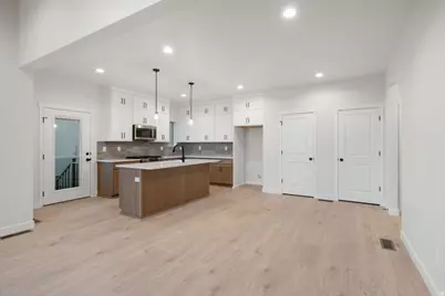 7029 W Lake Ave, South Jordan, UT 84009 - Photo 3