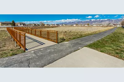 1024 W Manchester Dr N, North Salt Lake, UT 84054 - Photo 33