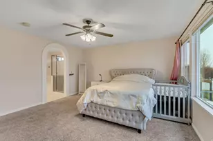 1024 W Manchester Dr N, North Salt Lake, UT 84054 - Photo 15