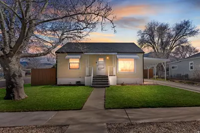 498 Parkway Ave, Tooele, UT 84074 - Photo 1