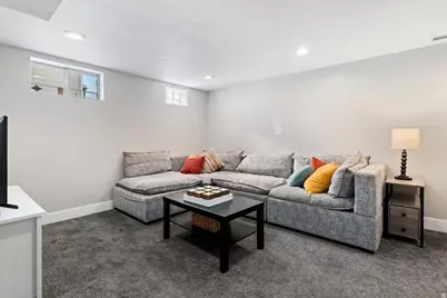 498 Parkway Ave, Tooele, UT 84074 - Photo 19