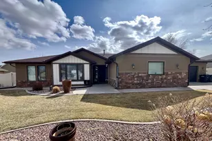 992 W 350 N, Roosevelt, UT 84066 - Photo 1