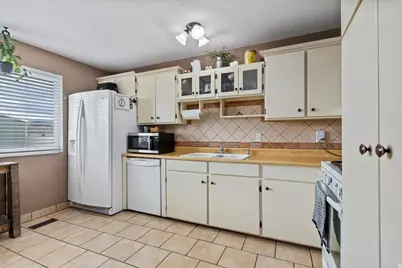 7286 W Gettysburg Dr, Magna, UT 84044 - Photo 11