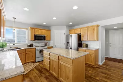 5272 W Sun Bloom Cir, Herriman, UT 84096 - Photo 11