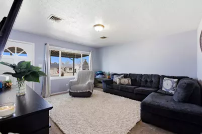 106 N 1st St, Tooele, UT 84074 - Photo 7
