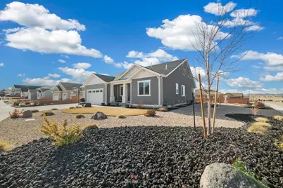 330 S Sherratt Dr, Cedar City, UT 84720 - Photo 3