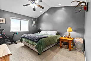 2146 E Shadow Dr S, Eagle Mountain, UT 84005 - Photo 11