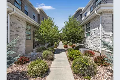 9217 S Holiday Bowl Ct E, Sandy, UT 84094 - Photo 23