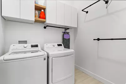 9217 S Holiday Bowl Ct E, Sandy, UT 84094 - Photo 15