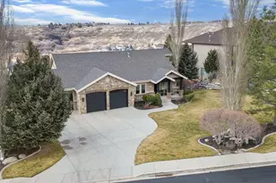 10346 S Grayrock Ct, Sandy, UT 84092 - Photo 5