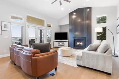 10346 S Grayrock Ct, Sandy, UT 84092 - Photo 9