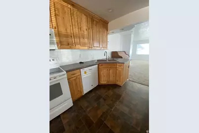 718 N 200 E, Price, UT 84501 - Photo 7