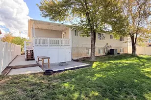 10240 S Locksley Rd E, Sandy, UT 84092 - Photo 23