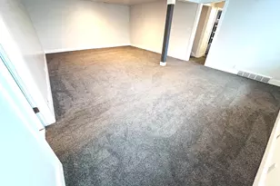 10240 S Locksley Rd E, Sandy, UT 84092 - Photo 15