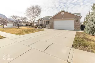 571 E 2250 N, North Ogden, UT 84414 - Photo 5