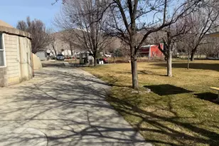 415 E Maple St, Mapleton, UT 84664 - Photo 17