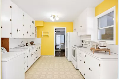 1007 Bonneville Ave, Logan, UT 84341 - Photo 9