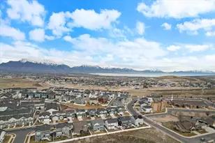 9303 N Vernham Ln, Eagle Mountain, UT 84005 - Photo 39