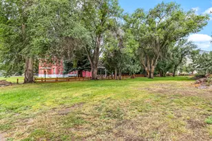 21 N Main St, Junction, UT 84740 - Photo 9