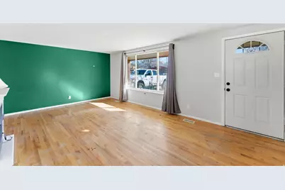 195 E 7060 S, Midvale, UT 84047 - Photo 5