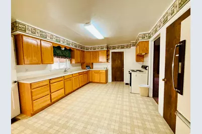 19 N Main, Levan, UT 84639 - Photo 5