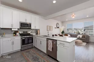 1020 W Lapis Fields, Bluffdale, UT 84065 - Photo 11