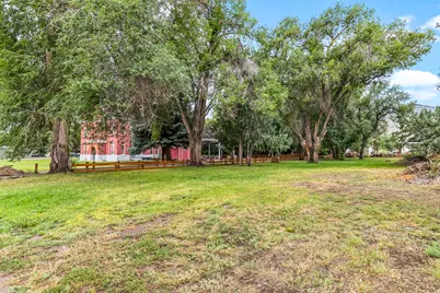 21 N Main St W, Junction, UT 84740 - Photo 9