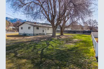 206 S 400 E, Nephi, UT 84648 - Photo 5