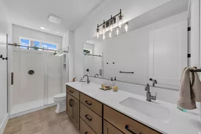 1555 W Woodsview Ln, Saint George, UT 84770 - Photo 17