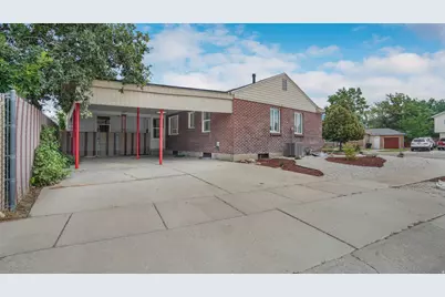 361 E McMillan Ln, Murray, UT 84107 - Photo 3