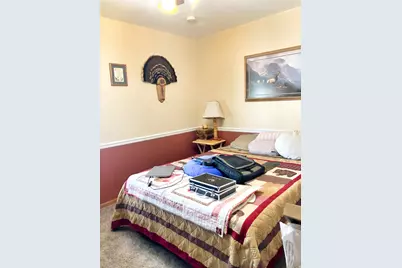 1060 E Freedom Way, Big Water, UT 84741 - Photo 9