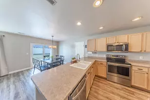 1877 S 725 E, Clearfield, UT 84015 - Photo 9