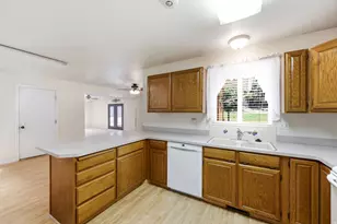 1246 E 3090 N, North Ogden, UT 84414 - Photo 9