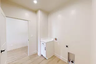 604 N State St, Fountain Green, UT 84632 - Photo 11