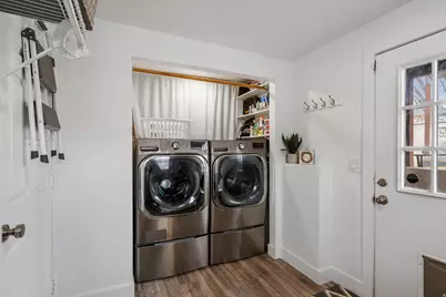 1563 E Tameron Dr, Sandy, UT 84092 - Photo 15