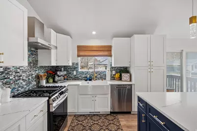 1563 E Tameron Dr, Sandy, UT 84092 - Photo 13