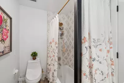 1563 E Tameron Dr, Sandy, UT 84092 - Photo 25