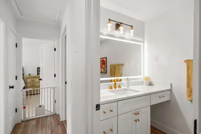 1563 E Tameron Dr, Sandy, UT 84092 - Photo 23