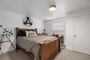 1563 E Tameron Dr, Sandy, UT 84092 - Photo 21